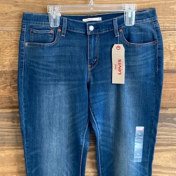 Levi’s Boyfriend Jeans - Picture 2 of 8